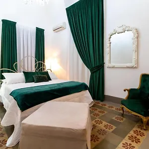 https://pupi-e-pupari.taorminaitalyhotels.com